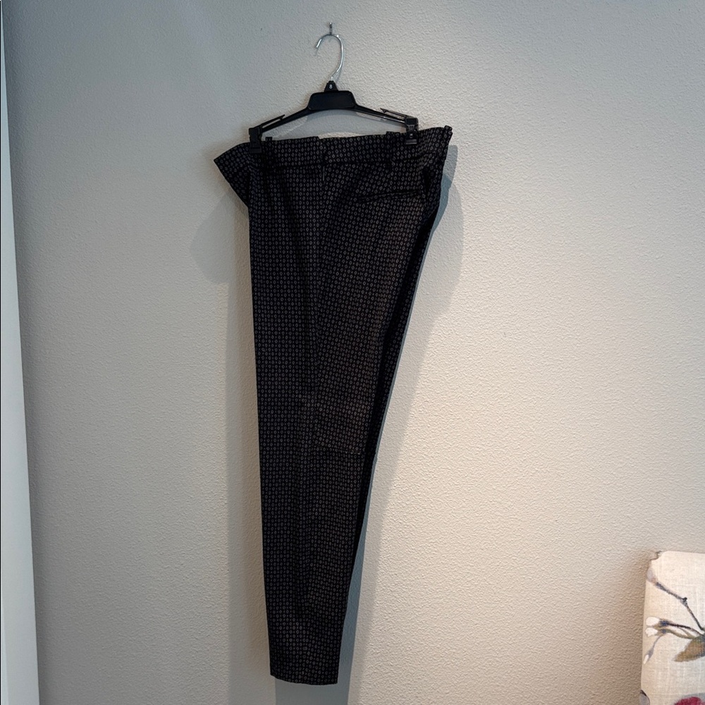 Max Studio Black and Grey Diamond Patterned Pants - Picture 6 of 7